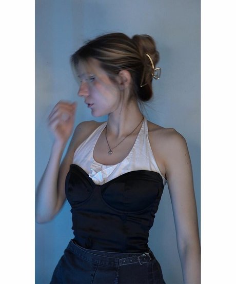 angejla model naked pics