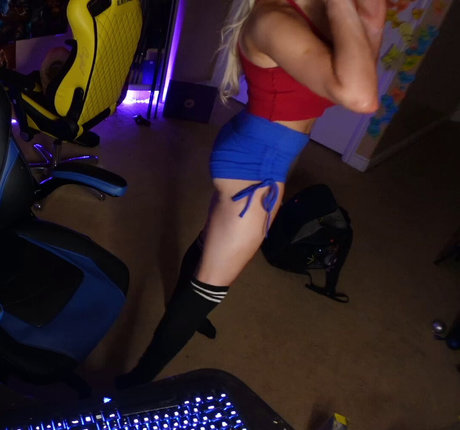 Blondiewondie nude actress gallery