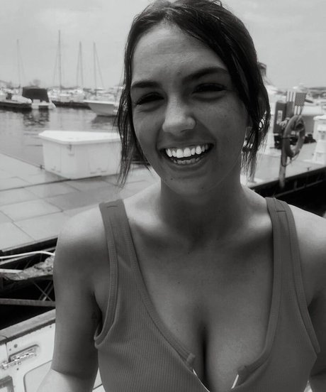 Taylor Horner sexy model galleries