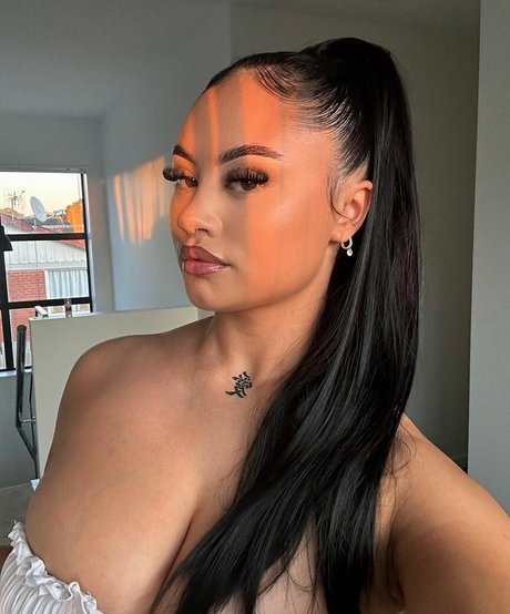 taylaraywhite sexy model gallery