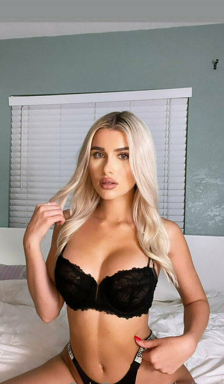 famous midget onlyfans free sexy pic