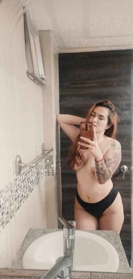 deirys model free pics