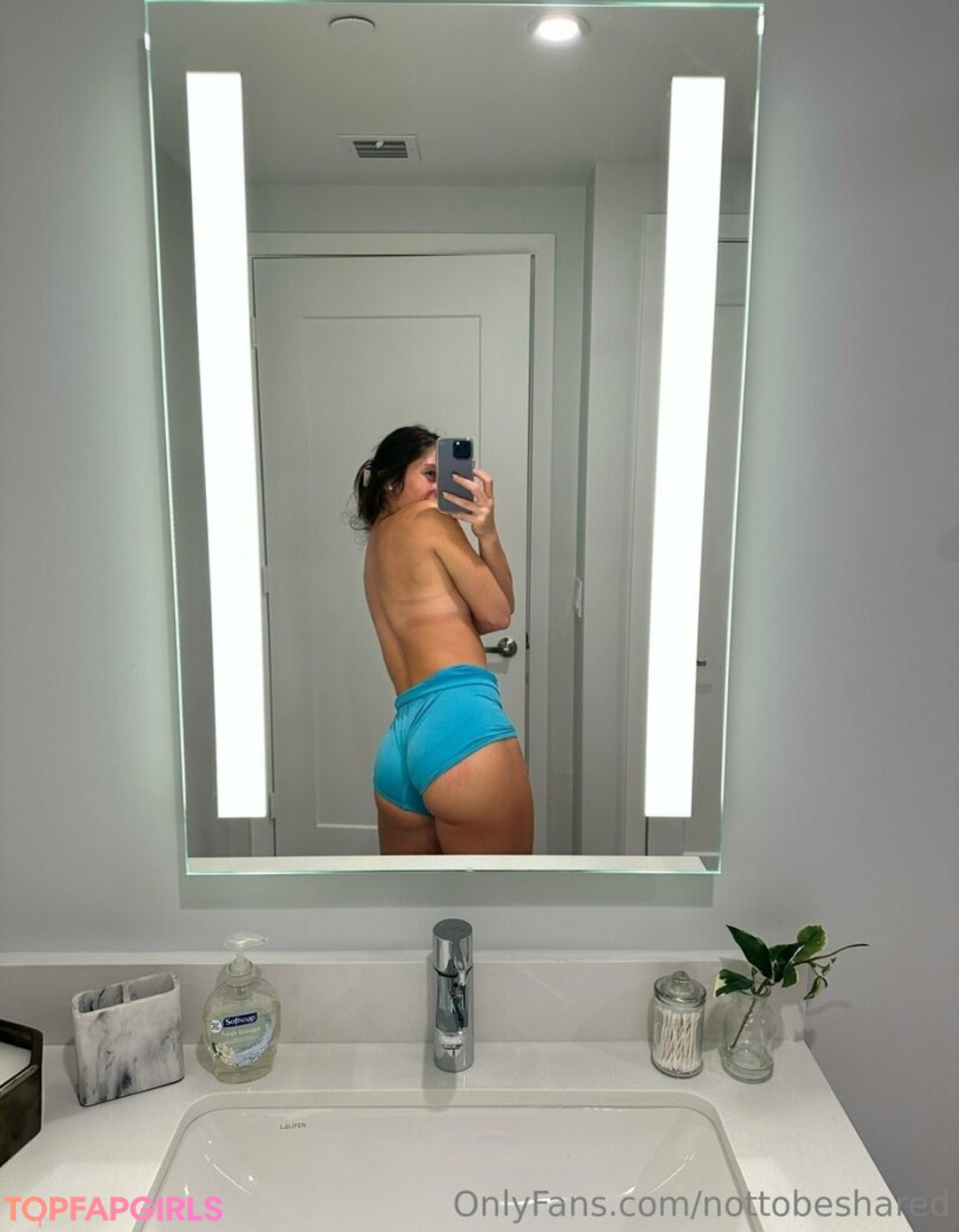 nottobeshared model naked galleries