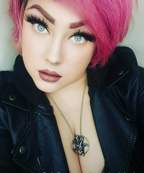frauleinvivicalee beautiful model image