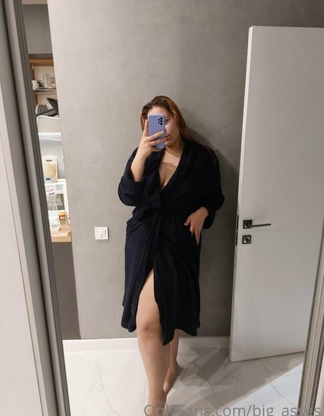 curvy iris xxx pornstar img
