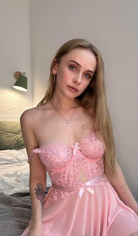 loveameli pornographic actress image