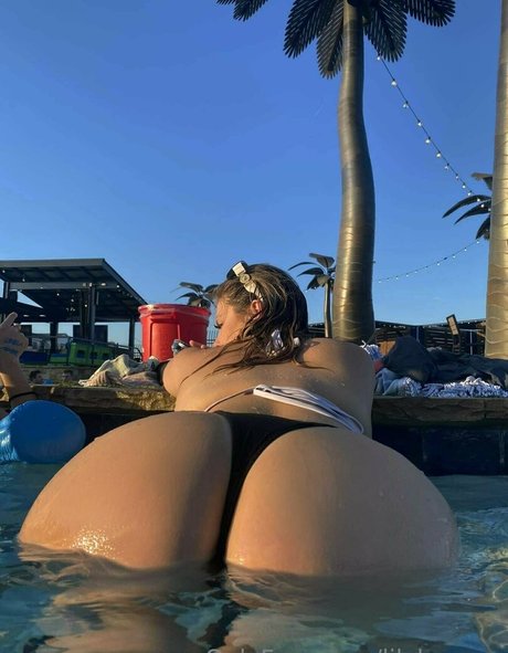 lilyhazexx model erotic galleries