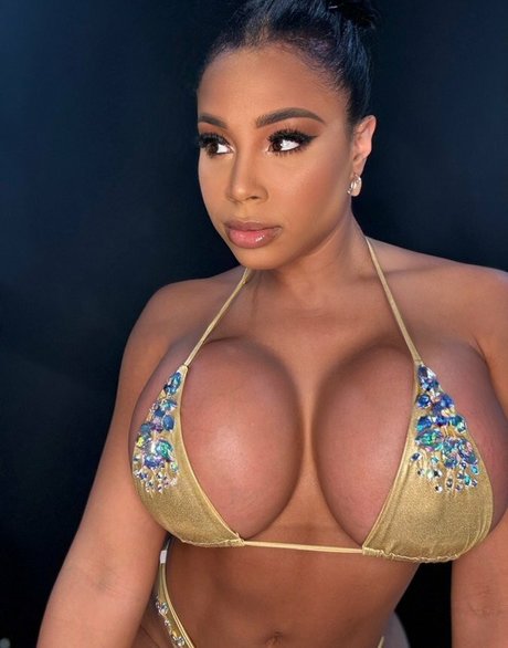 Annays Fitness nudes pornstar photo
