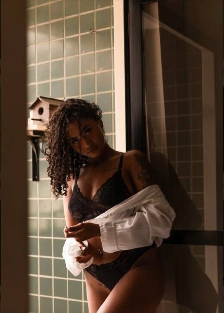 Fernanda Souza model pornographic photos