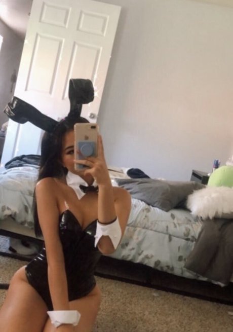Vy Tran adult model galleries