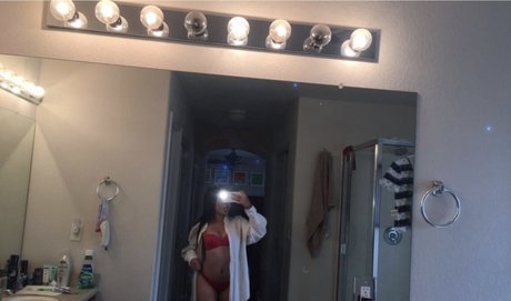 Vy Tran pornographic model image