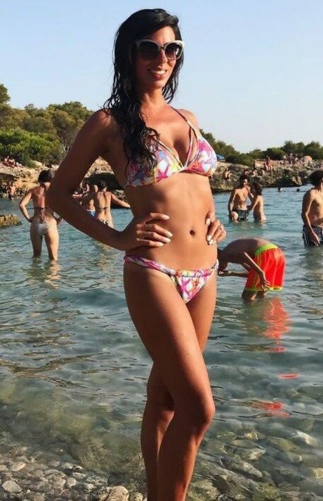 Estefy Lopez pretty pornstar pictures