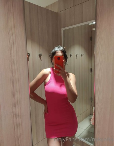Nyks Niks nude actress archive