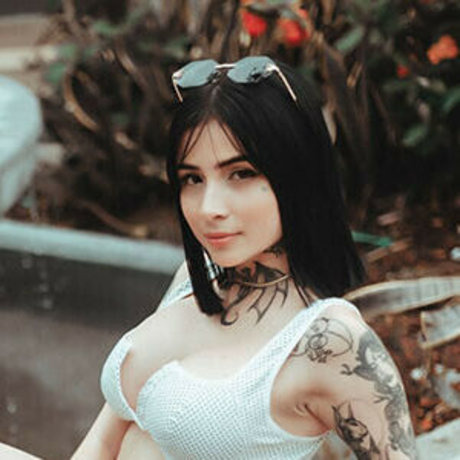 AllySnow beautiful model pic