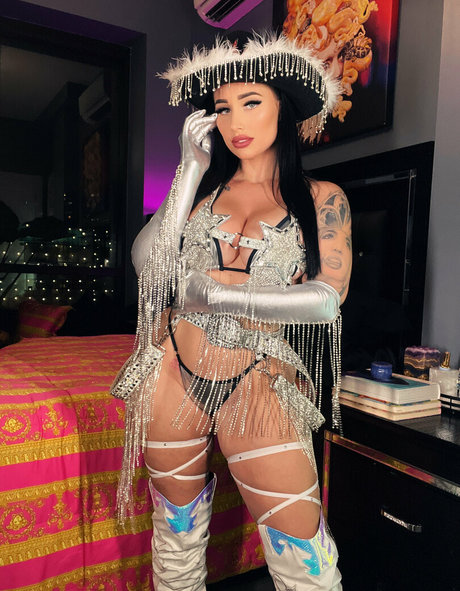 secretary onlyfans hot sexy pic