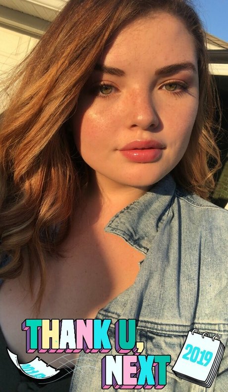 Alondra Larson hot actress image