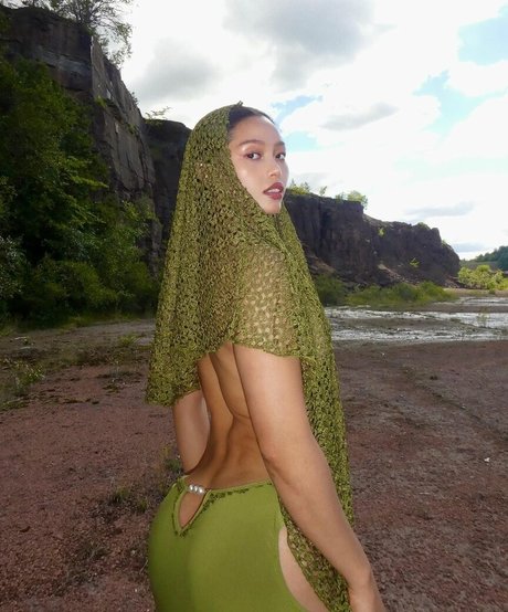 Aethyu pornstar adult pic