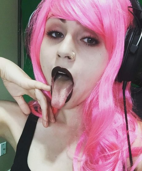 YungMallory star hot images
