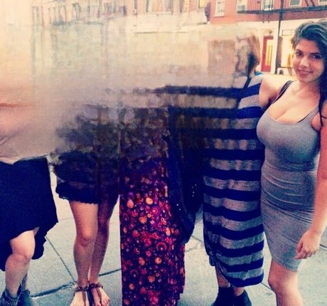 Emily Helen Barry star nude pics