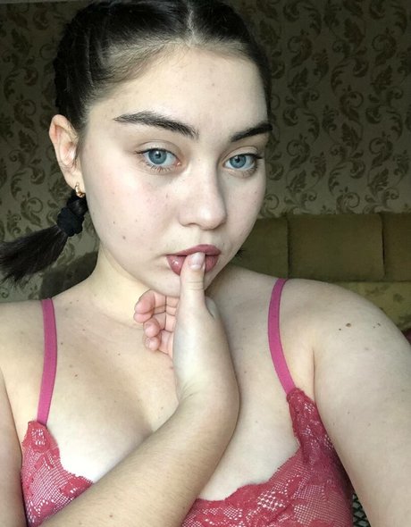 anniecatyy top profile image