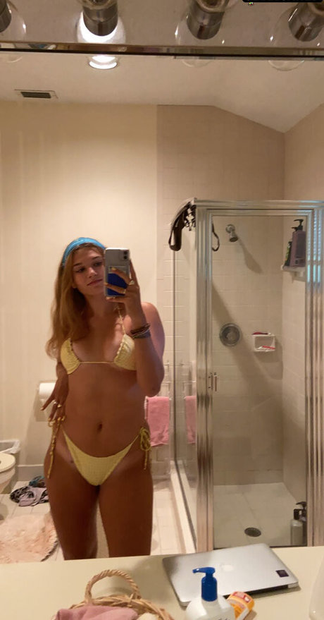 Samantha Lipstein beautiful actress pics