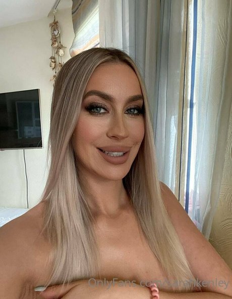 sarahkenley hd pornstar images