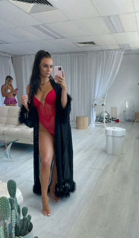 laurensibbaldd nudes actress photo