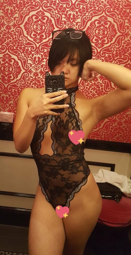 Yousoromi model sexy images