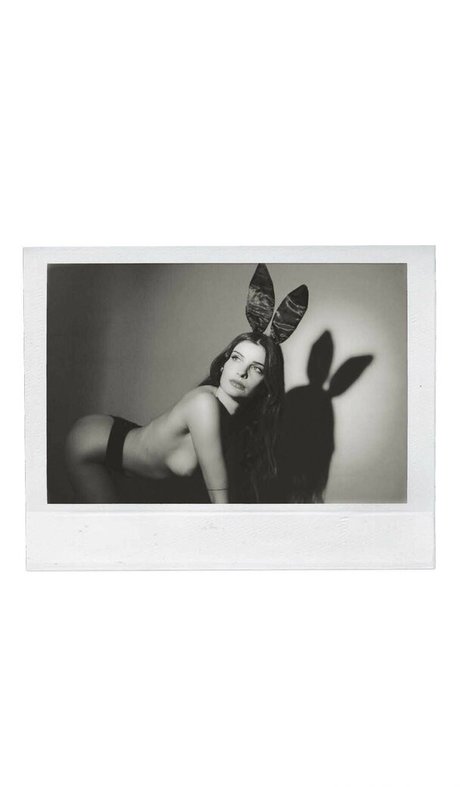 Clara Beneytout star best photos