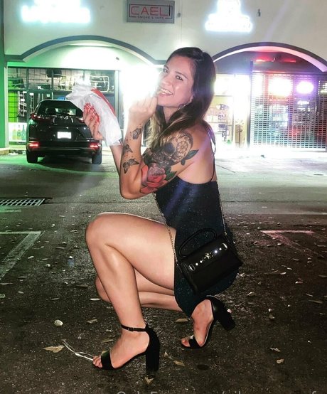 ailu perez ufc model pornographic photos