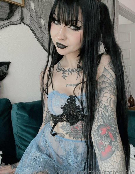 rottenl0ve xxx star photo