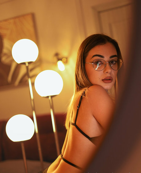 chloelucky star beautiful img