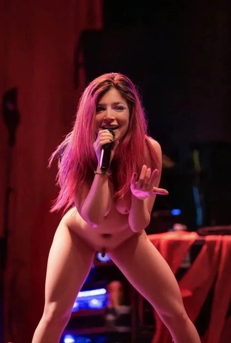 Chrissy Costanza star naked images