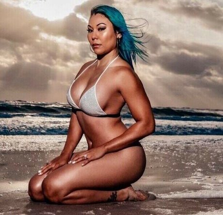 Mia Yim pornstar pretty galleries