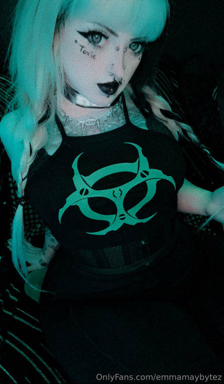 Emmamaybyte top profile image