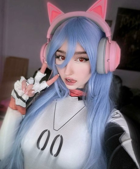 Allykitti top pornstar pic