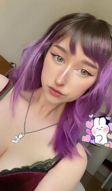 Allykitti perfect star photo