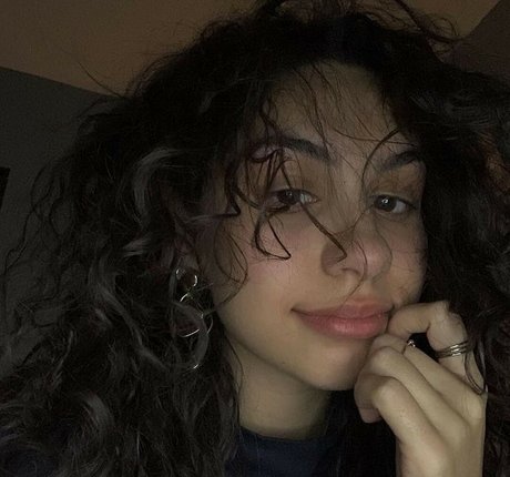 Alessia Cara model erotic photo
