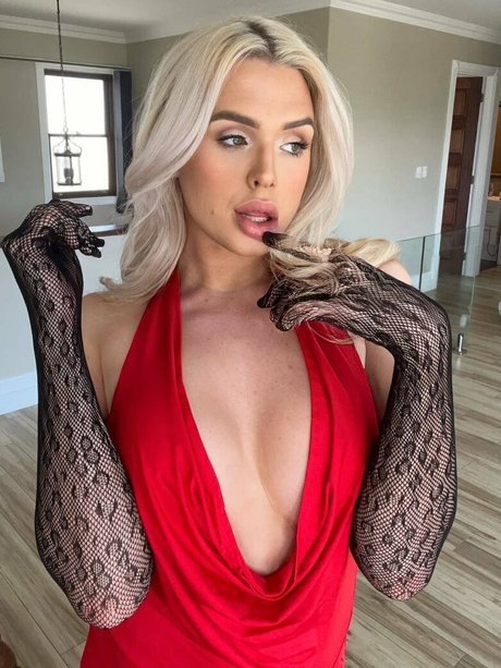 Scottish TGirl Bebe nudes model images