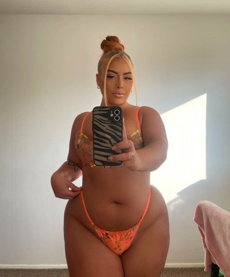 Libby Stokes erotic model image