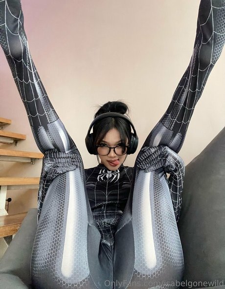 Isabelgonewild art star photo