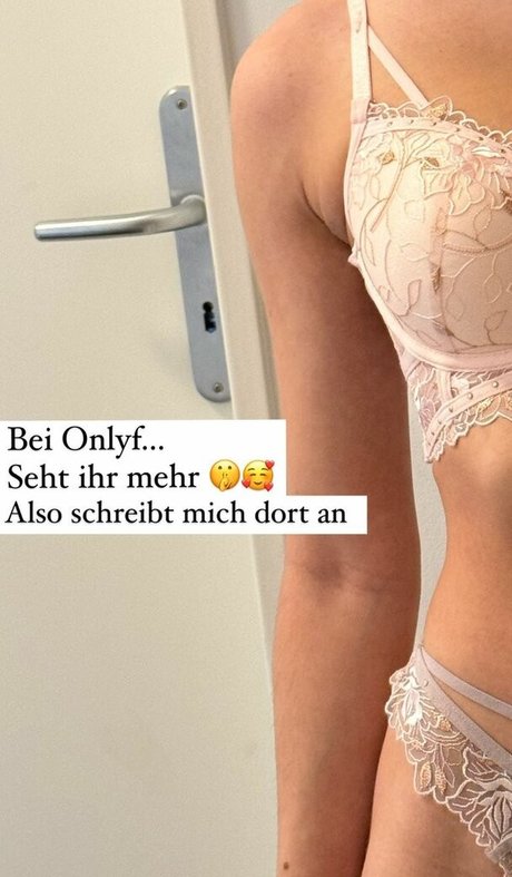 Lenchen star nude photo