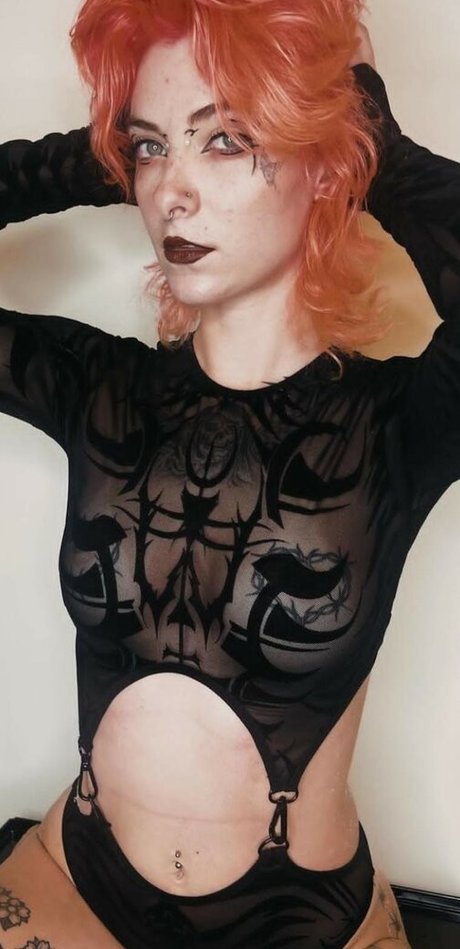 Avalon Valore model pornographic gallery