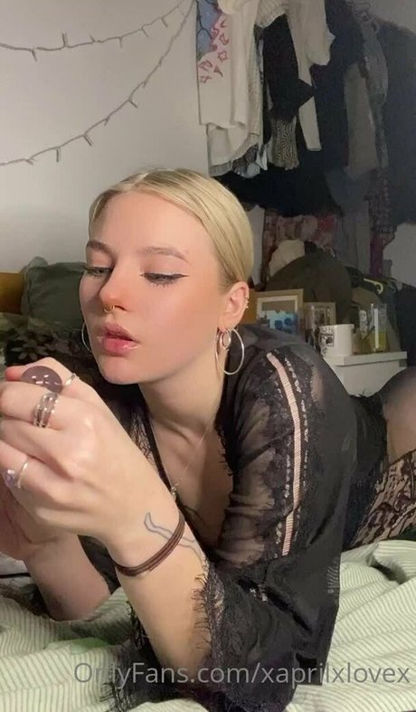 AprilLove UK pornstar pretty pics