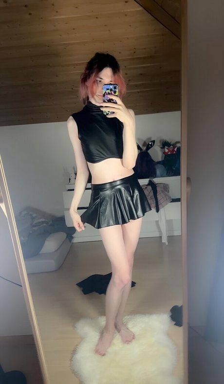 Softcore naked star photo