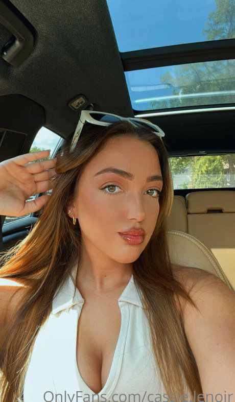 Cassie Lenoir star porn pictures