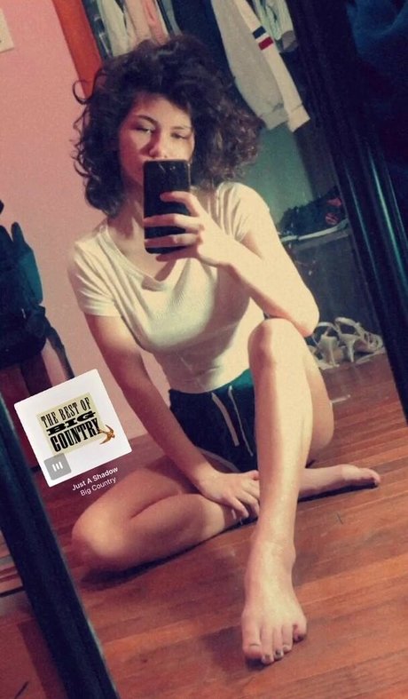 ciggybae model adult image