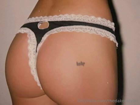 thedakotatyler beautiful model photo