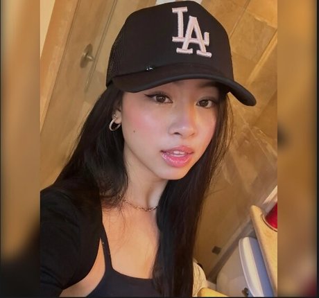 Jasmine Nguyen high quality star photo