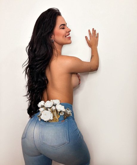 Taynah Smith nice pornstar images